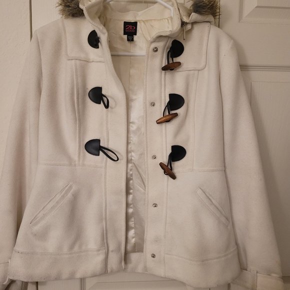 Bebe 2B White Winter Coat Wooden Hardware Faux Fur Hood Small - Picture 3 of 13